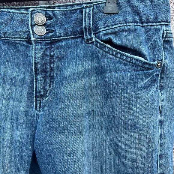 Gap Women's Curvy Flare Capris Jeans Size 10 - Picture 5 of 5